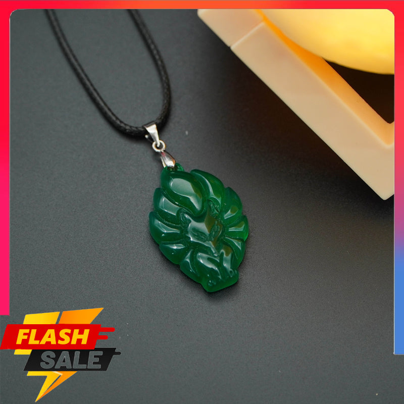 Nine-tailed fox pendant Women's amulet Fashion jewelry pendant Completed prayer ritual Amulet pendant Green jade gemstone