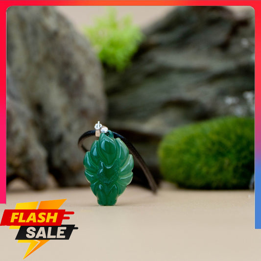 Nine-tailed fox pendant Women's amulet Fashion jewelry pendant Completed prayer ritual Amulet pendant Green jade gemstone