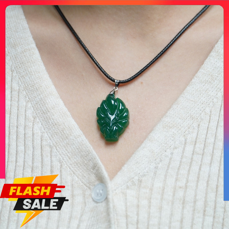 Nine-tailed fox pendant Women's amulet Fashion jewelry pendant Completed prayer ritual Amulet pendant Green jade gemstone