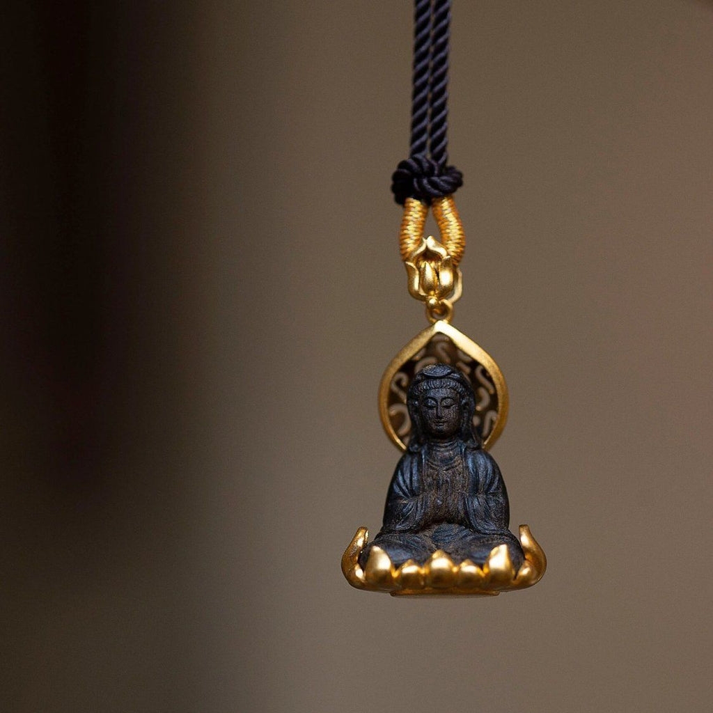 Mini 18K gold material, portable Guanyin ancient retro new Chinese style simple meaning of peace and safety retro necklace amulet pendant to attract wealth and send children Guanyin wealth
